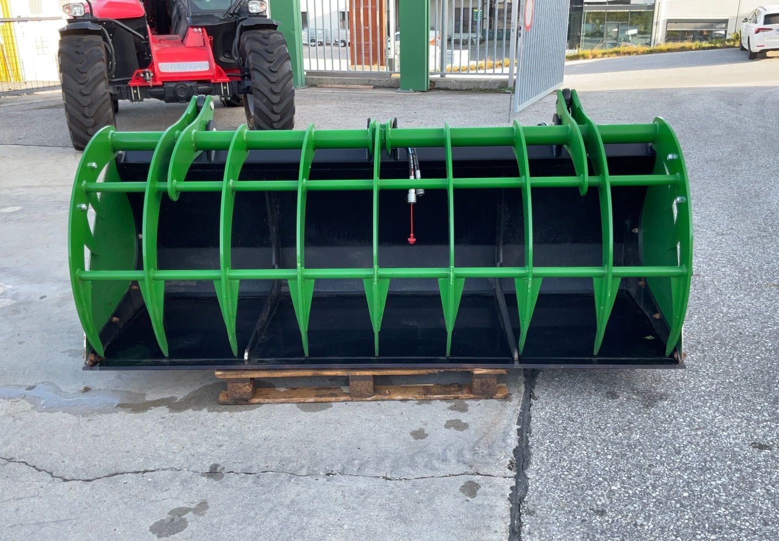 Diverse Greifschaufel 2,4 m 6748180093074314 © GM Bilder