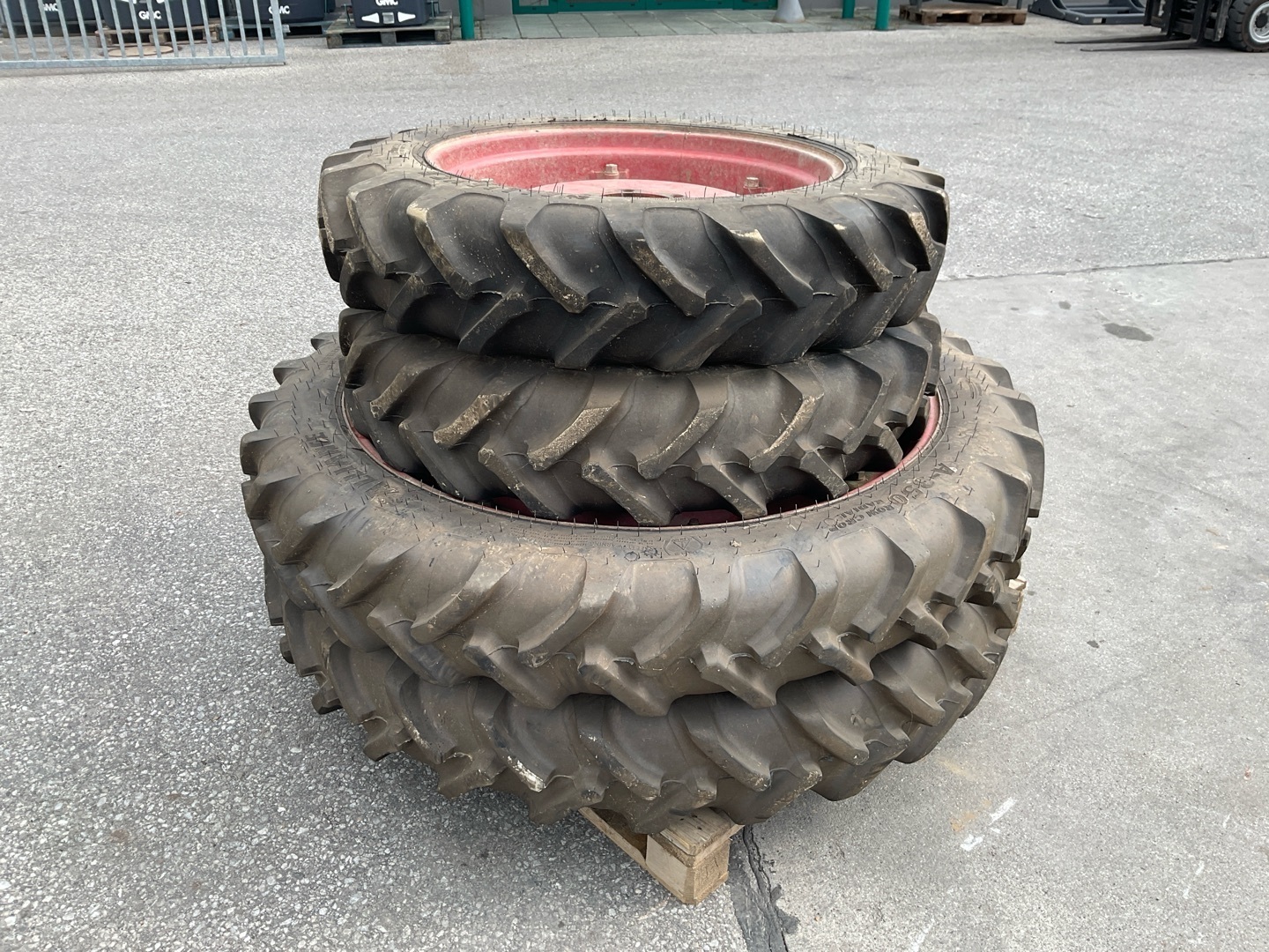 Fendt Fendt 280 S 230/95R44 und 9.5R28 675213863153424 © GM Bilder