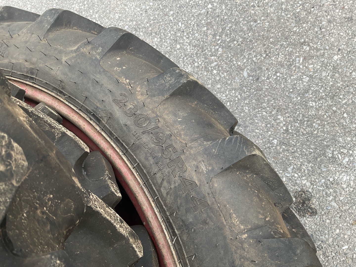 Fendt Fendt 280 S 230/95R44 und 9.5R28 675213863153429 © GM Bilder