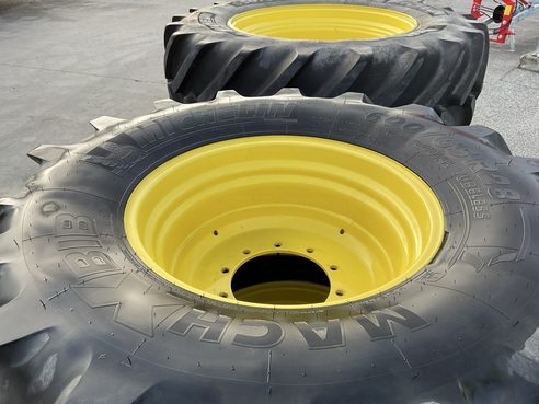 Michelin John Deere 650/65R42 und 600/65R28 67575392213311023 © GM Bilder