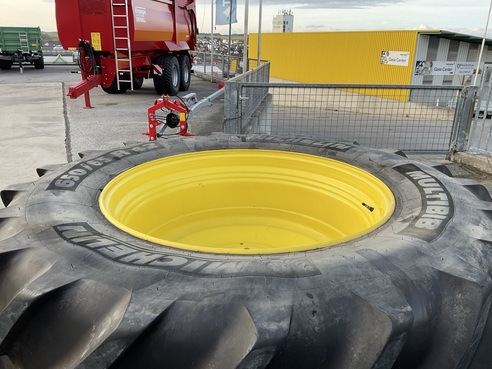 Michelin John Deere 650/65R42 und 600/65R28 67575392213311025 © GM Bilder