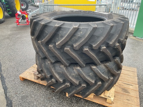 Trelleborg 540/65 R24 und 600/65 R38 677351327206350 © GM Bilder