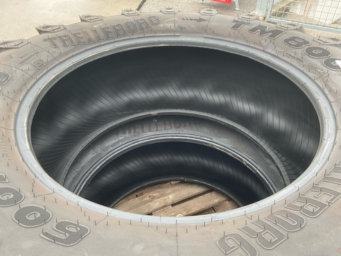 Trelleborg 540/65 R24 und 600/65 R38 677351327206355 © GM Bilder