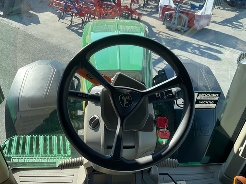 John Deere 8R 410 677395313024109 © GM Bilder
