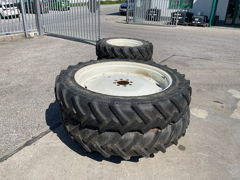 New Holland New Holland  300/85R42 und 280/85 R 28 681213250892671 © GM Bilder