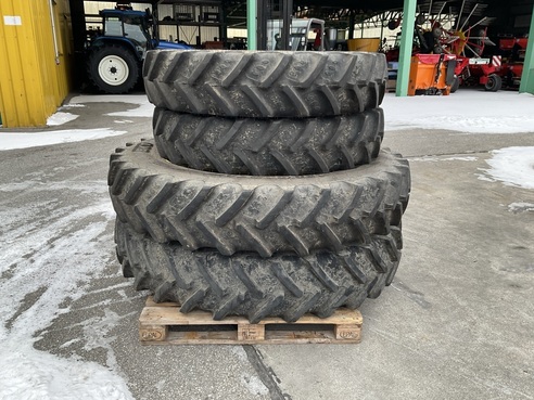 John Deere John Deere 380/90R50 und 320/85R38 6837655410 © GM Bilder