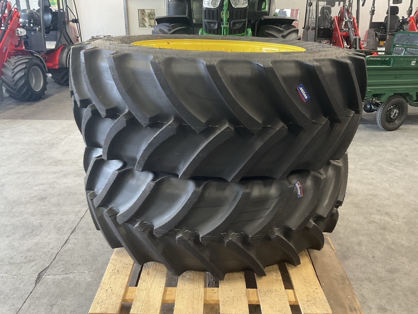 John Deere John Deere 540/65 R38 683843793 © GM Bilder