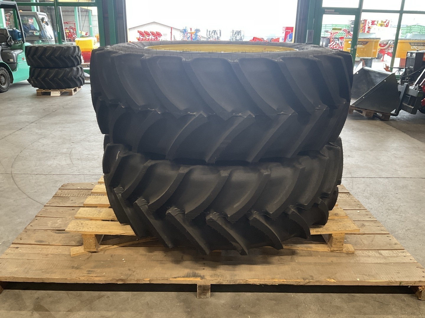 John Deere John Deere 540/65 R38 683843795 © GM Bilder