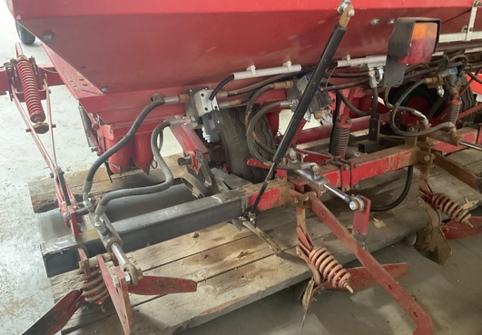 Kverneland UN 3000 686477907779270931624 © GM Bilder