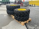 John Deere 380/85 R28 und 320/85 R20 686734598706 © GM Bilder