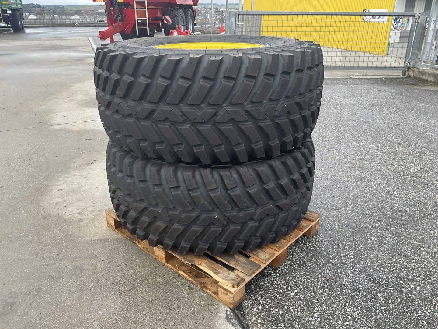 John Deere John Deere 540/65 R24 Nokian 687581512423607696 © GM Bilder