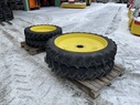 John Deere John Deere 320/95 R40 und 210/95 R 28 69530710223983202 © GM Bilder