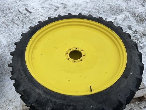 John Deere John Deere 320/95 R40 und 210/95 R 28 69530710223983208 © GM Bilder