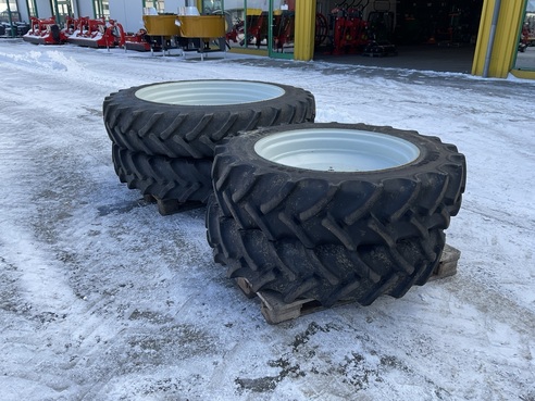 Steyr Steyr 340/85 R 46 und 320/85 R 32 695329090742722180 © GM Bilder