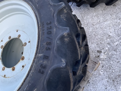 Steyr Steyr 340/85 R 46 und 320/85 R 32 6953290907427221811 © GM Bilder