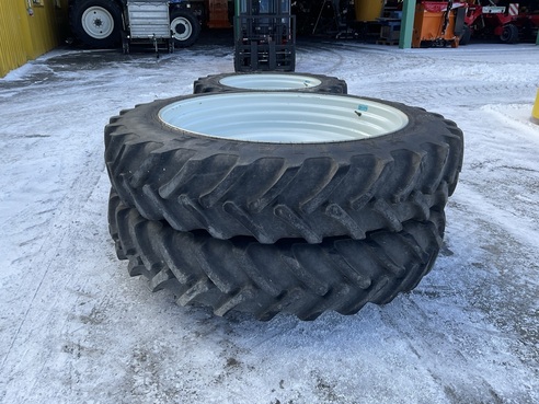 Steyr Steyr 340/85 R 46 und 320/85 R 32 695329090742722185 © GM Bilder