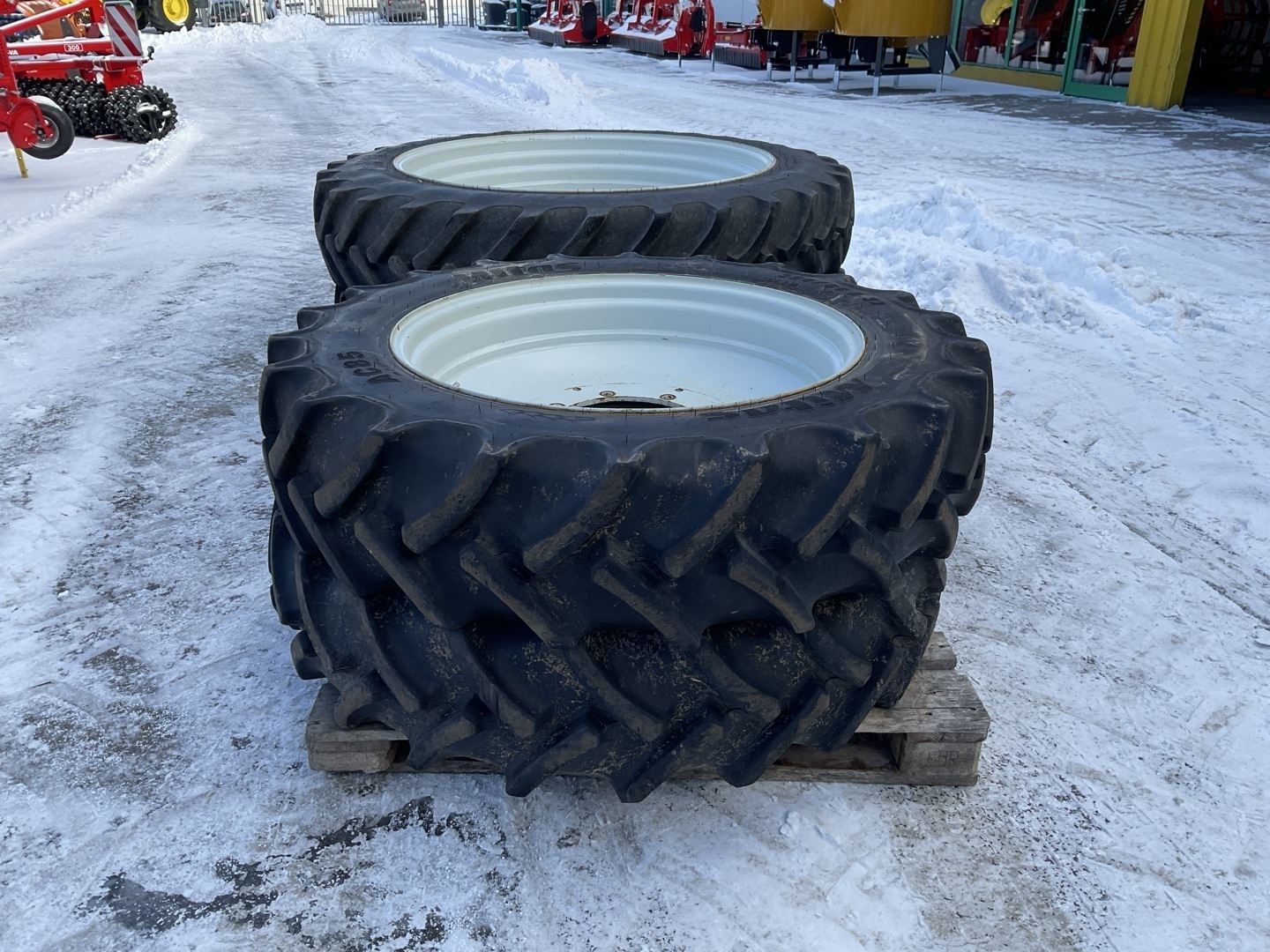 Steyr Steyr 340/85 R 46 und 320/85 R 32 695329090742722187 © GM Bilder