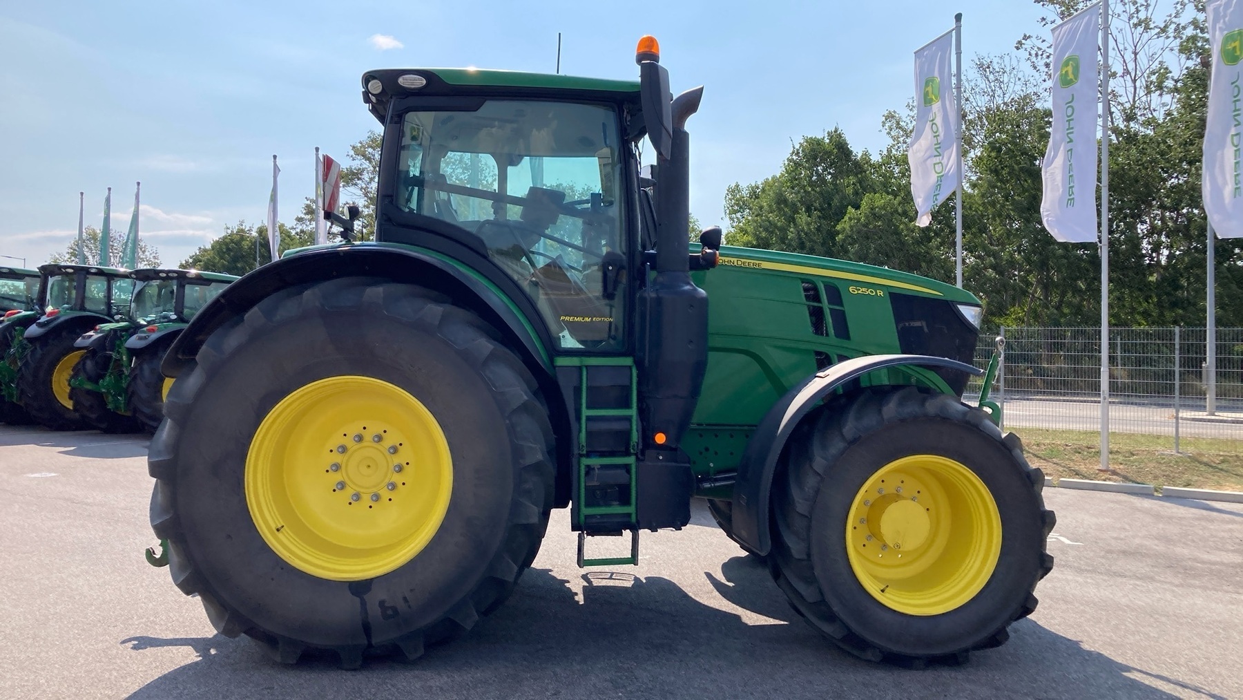 John Deere 6250R 653911545354306 © GM Bilder