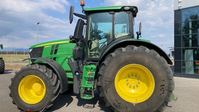 John Deere 6250R 653911545354308 © GM Bilder