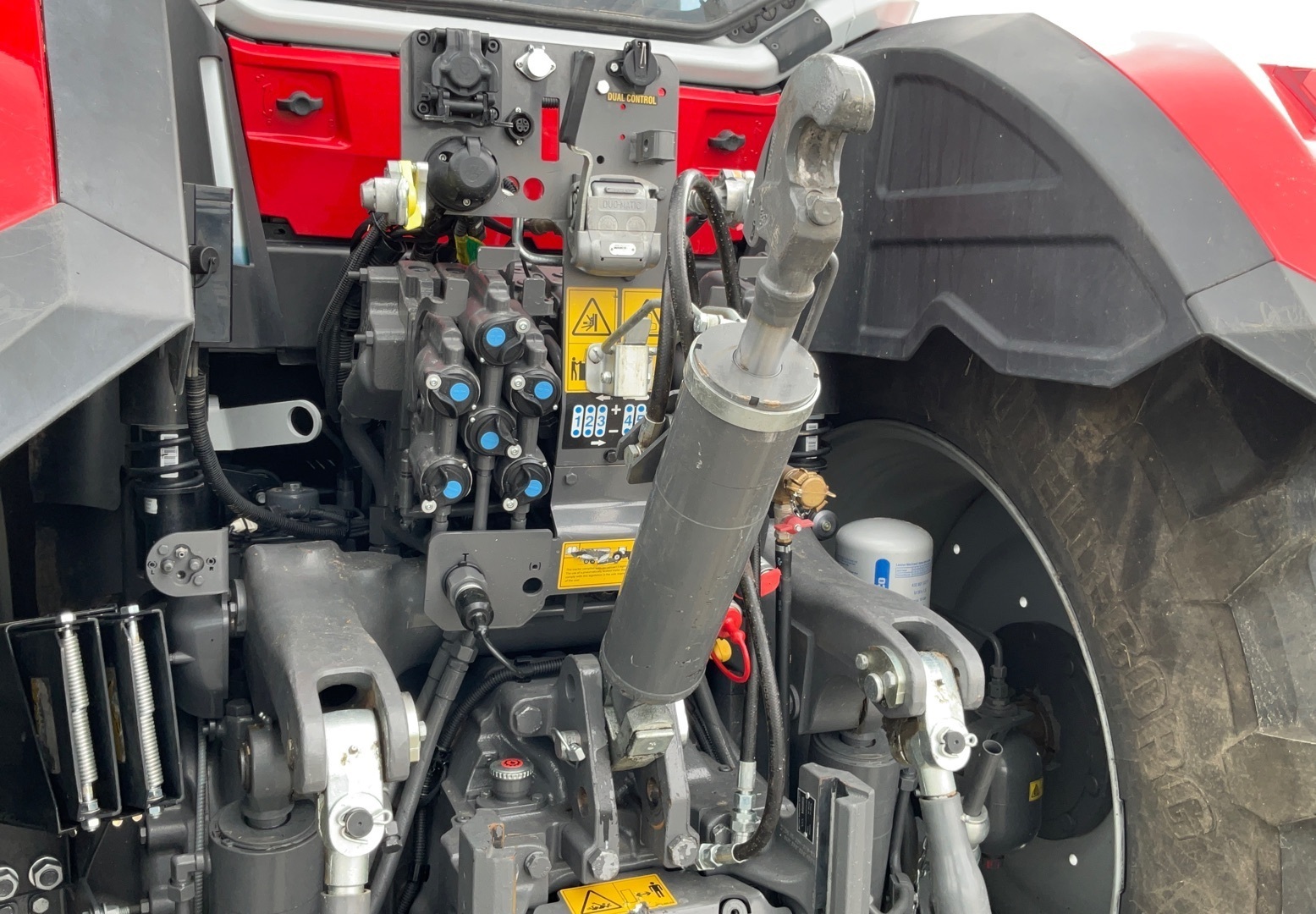 MASSEY FERGUSON  8S.225 Dyna E-Power EXC 655614708695112812 © GM Bilder