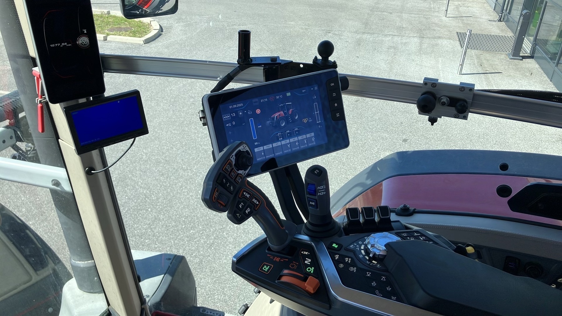 MASSEY FERGUSON  8S.225 Dyna E-Power EXC 655614708695112838 © GM Bilder