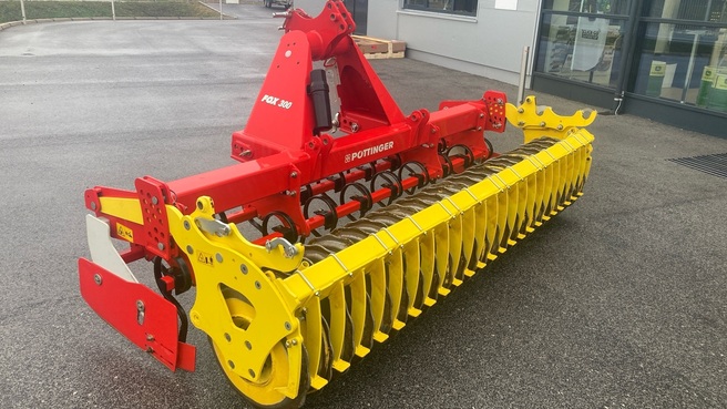 PÃ¶ttinger Fox 300 6742090326770643 © GM Bilder