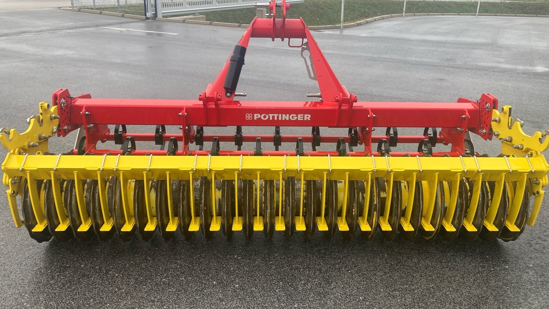 PÃ¶ttinger Fox 300 6742090326770646 © GM Bilder
