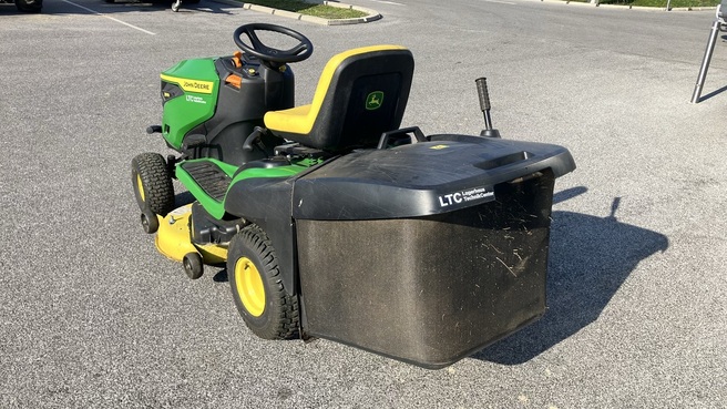 John Deere X167R 6824511080294778293 © GM Bilder