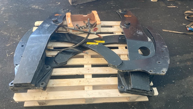 HAUER Konsole zu Fendt 716 820 683884630 © GM Bilder