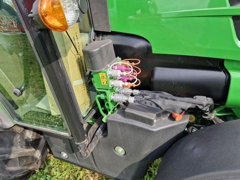 John Deere 5105GN 68662372137914 © GM Bilder