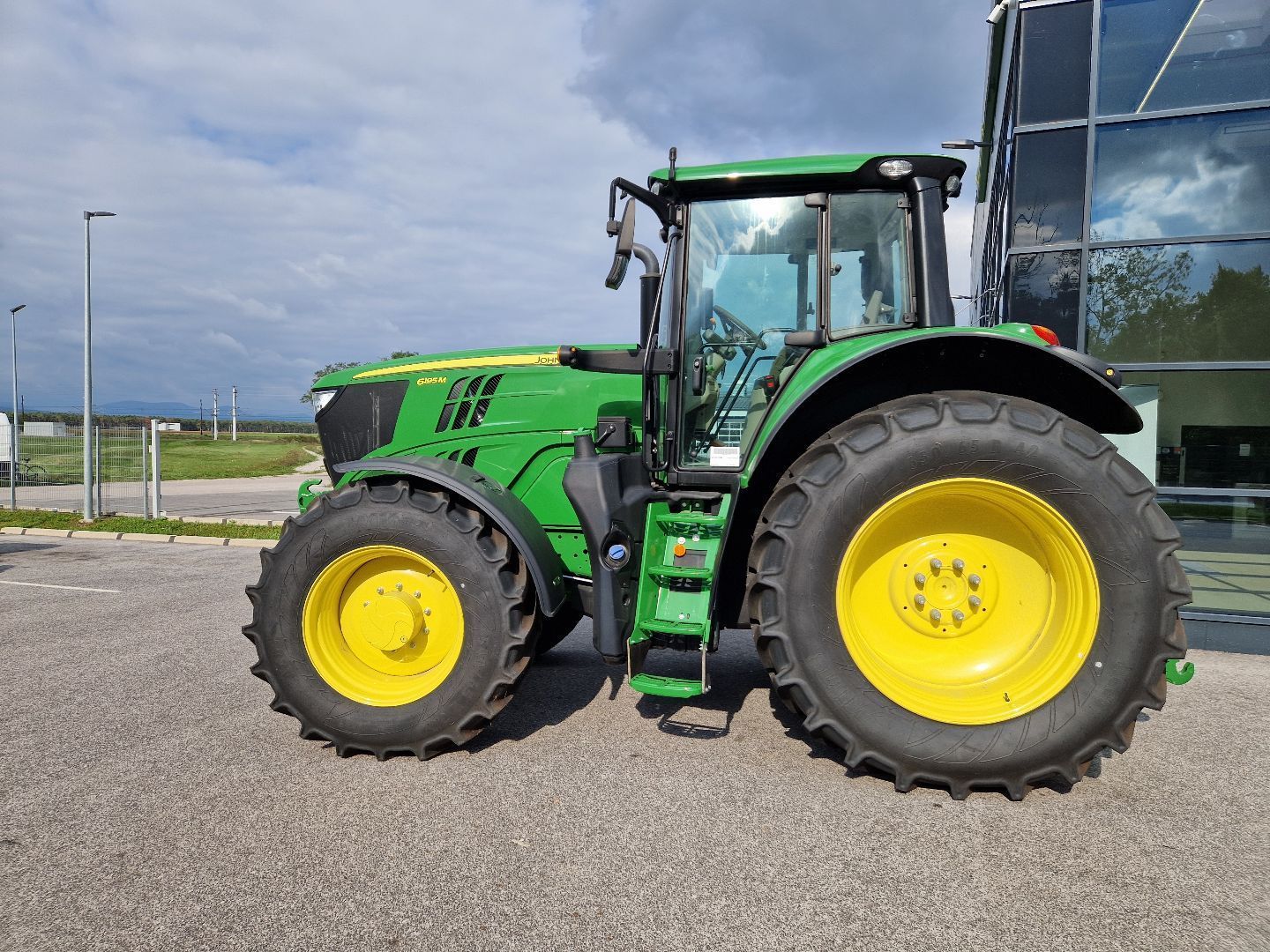 John Deere 6195M 688346084296590734408 © GM Bilder