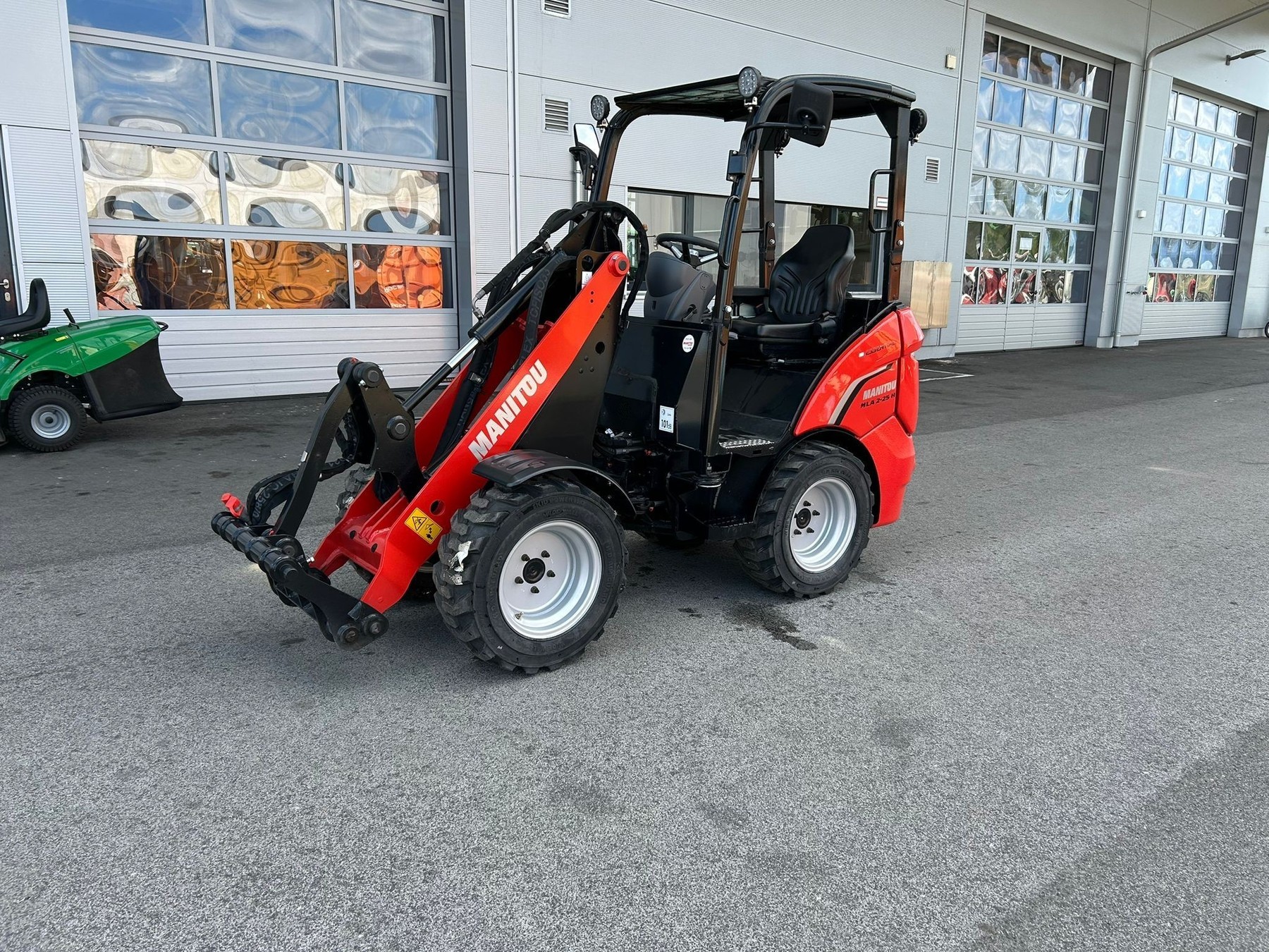 Manitou Hoflader MLA 2-25 8901230 © GM Bilder