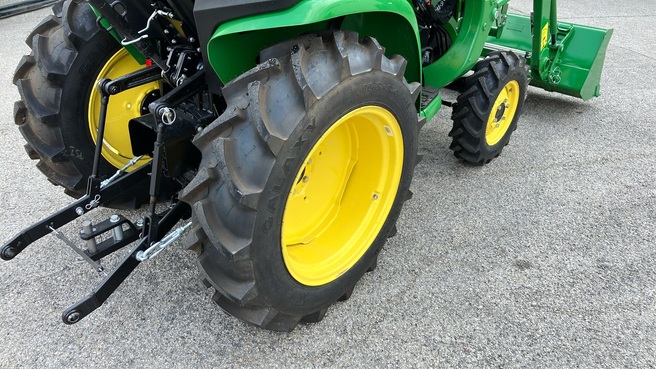 John Deere 3025E 660706990791263711 © GM Bilder