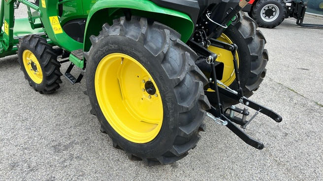 John Deere 3025E 660706990791263713 © GM Bilder