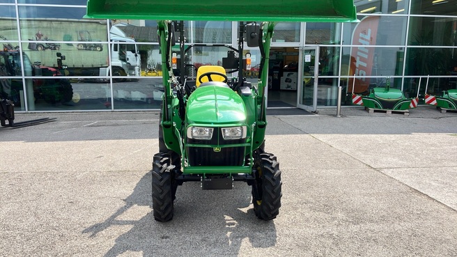 John Deere 3025E 66070699079126374 © GM Bilder