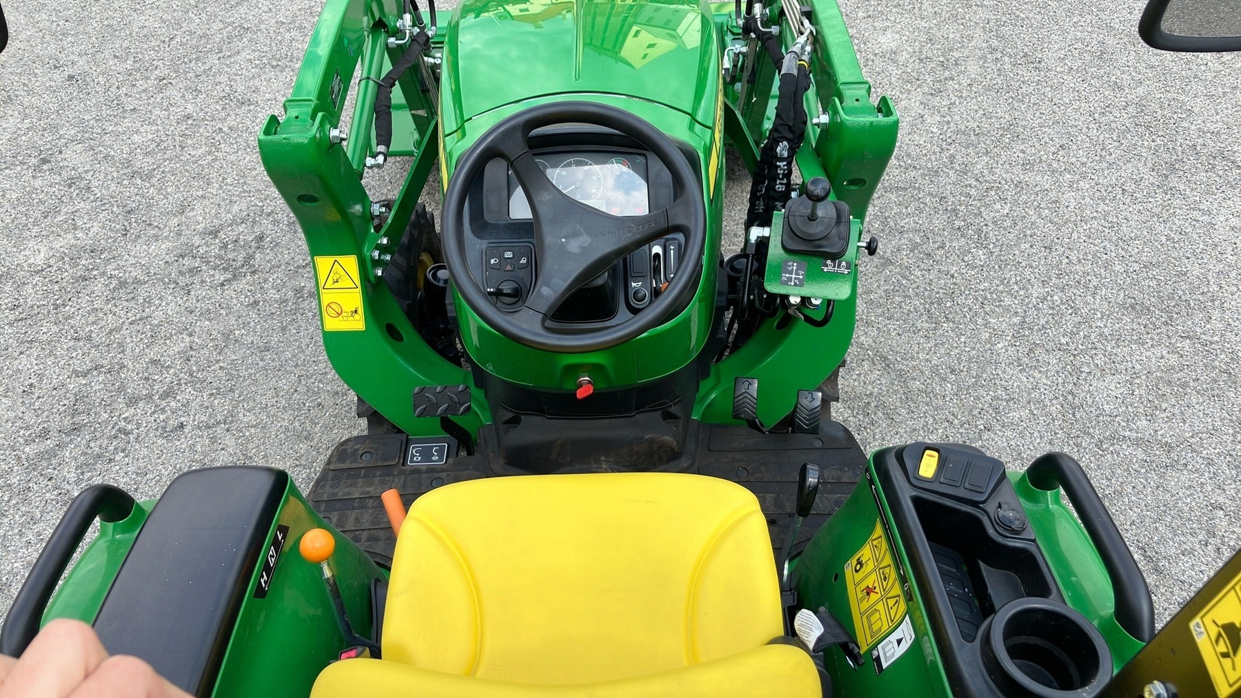 John Deere 3025E 66070699079126377 © GM Bilder
