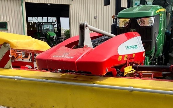 PÃ¶ttinger Alpha Motion PRO 301 6617750077327322365 © GM Bilder