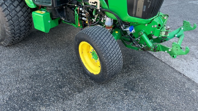 John Deere 4066R 669631902417834211 © GM Bilder