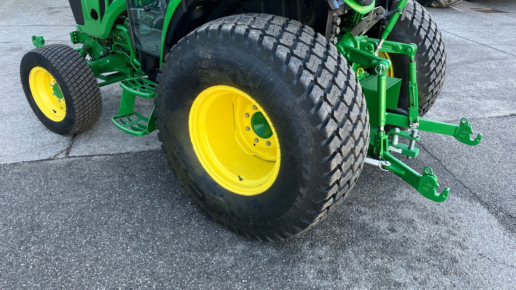 John Deere 4066R 669631902417834215 © GM Bilder