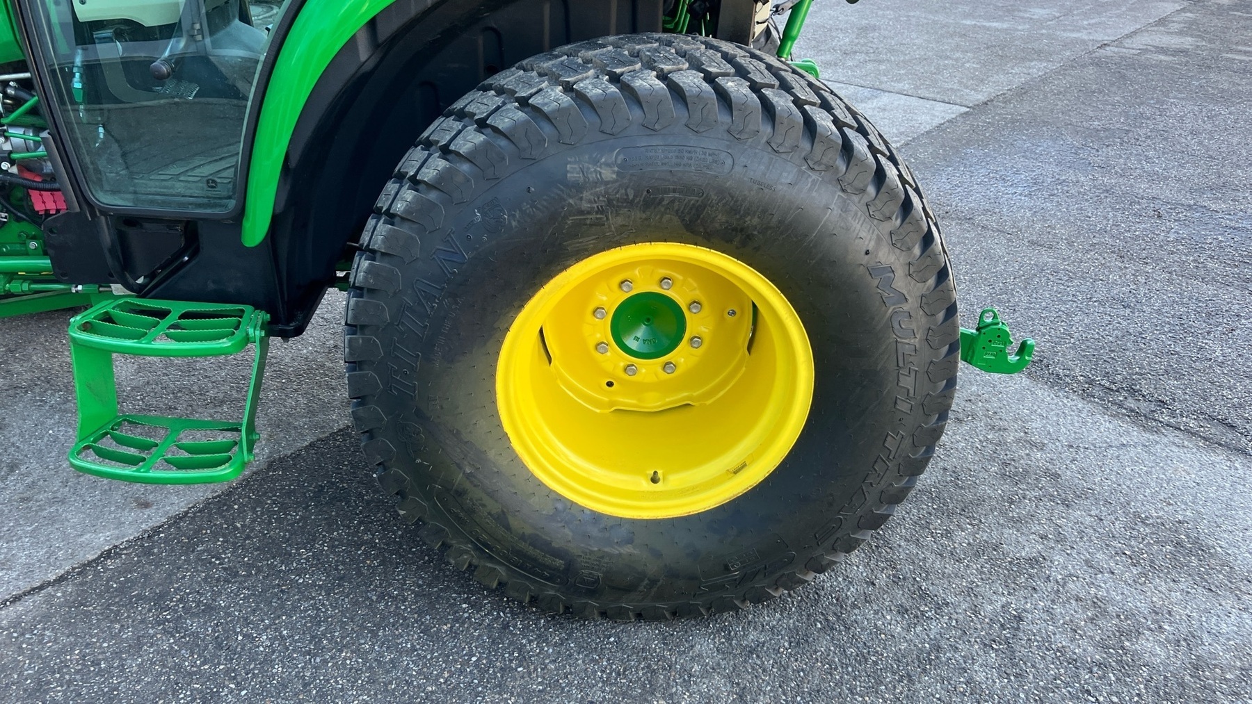 John Deere 4066R 669631902417834216 © GM Bilder