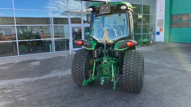 John Deere 4066R 66963190241783426 © GM Bilder