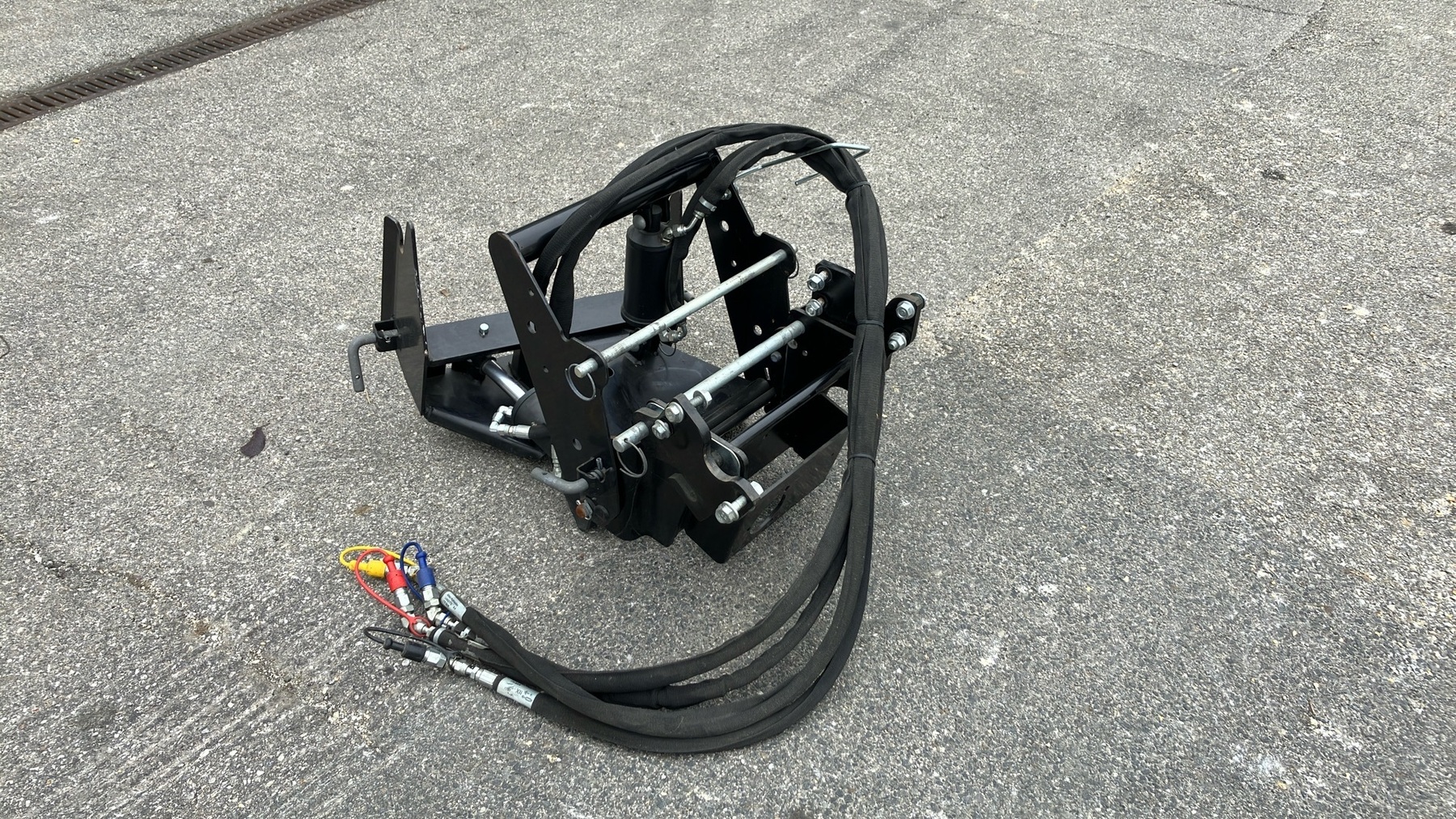 John Deere Frontkraftheber Quick Hitch  6731699149365623 © GM Bilder