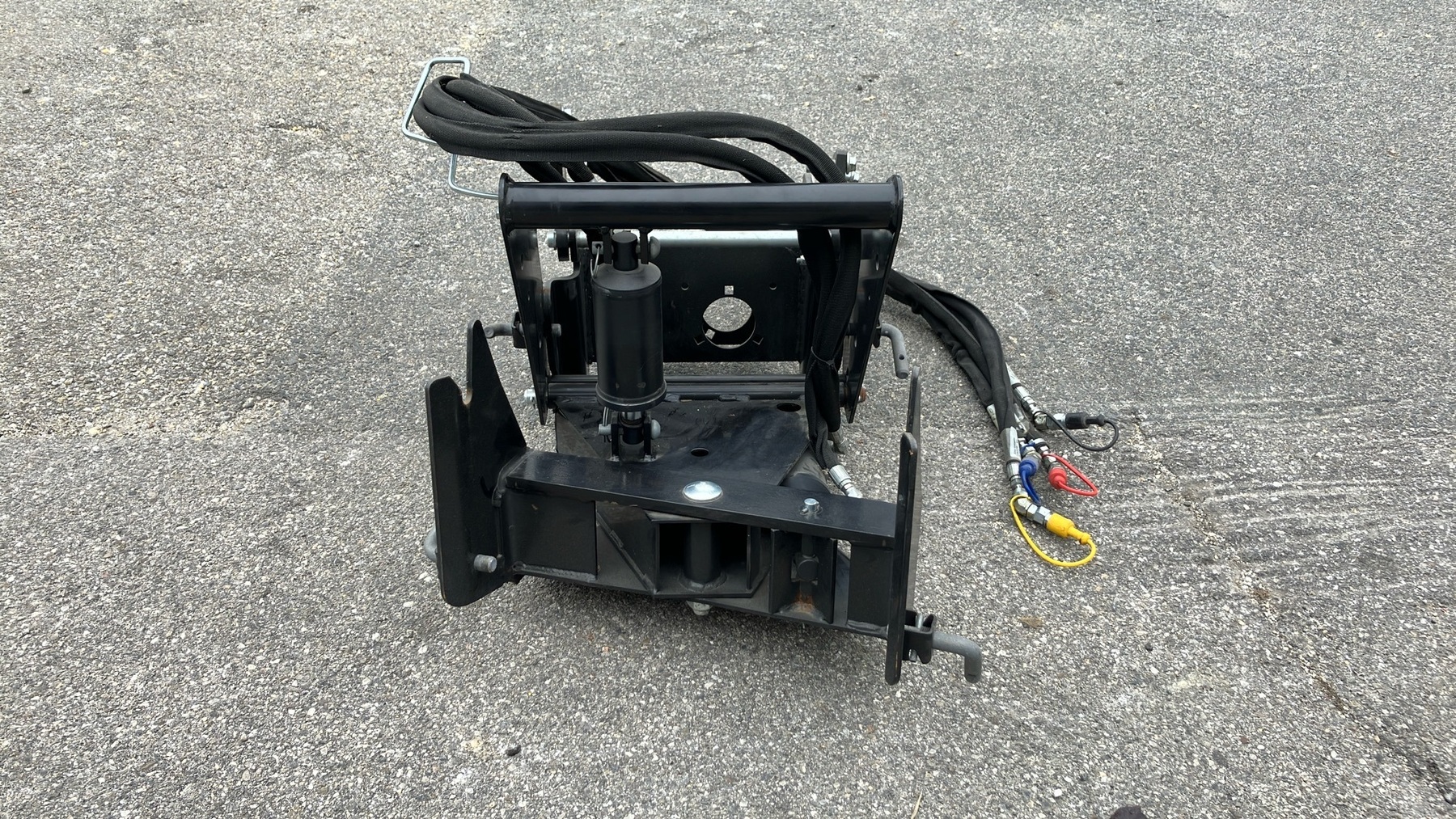 John Deere Frontkraftheber Quick Hitch  6731699149365624 © GM Bilder