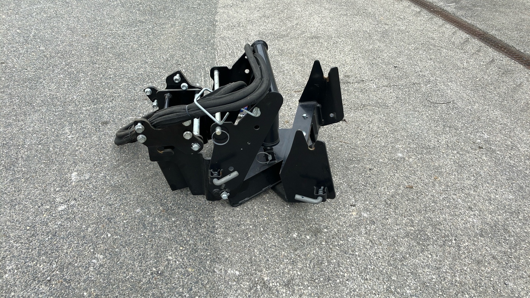 John Deere Frontkraftheber Quick Hitch  6731699149365625 © GM Bilder