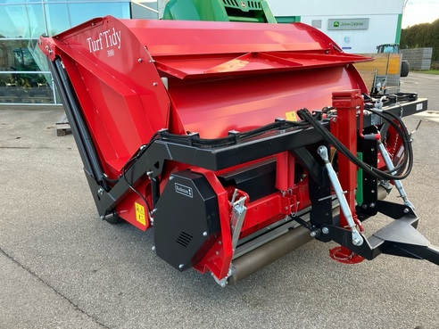 Diverse Redexim Turf Tidy 3000 Rasenkehrmaschine 6761405203676439129941 © GM Bilder