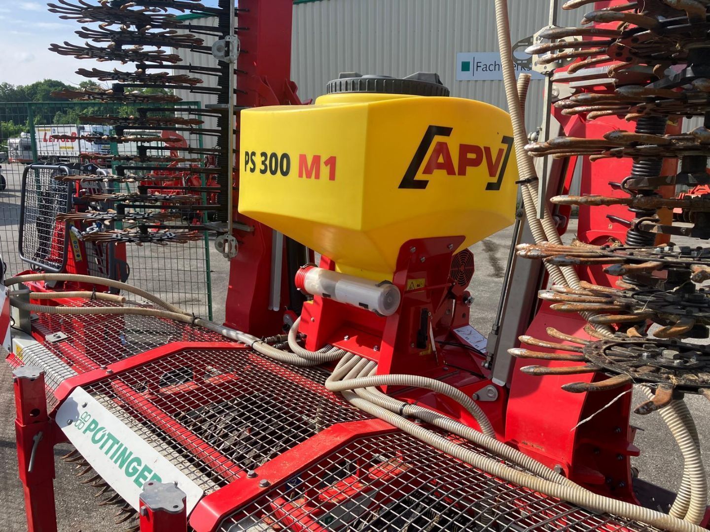 PÃ¶ttinger Rotocare 6600 mit APV PS 300 6814272885452 © GM Bilder