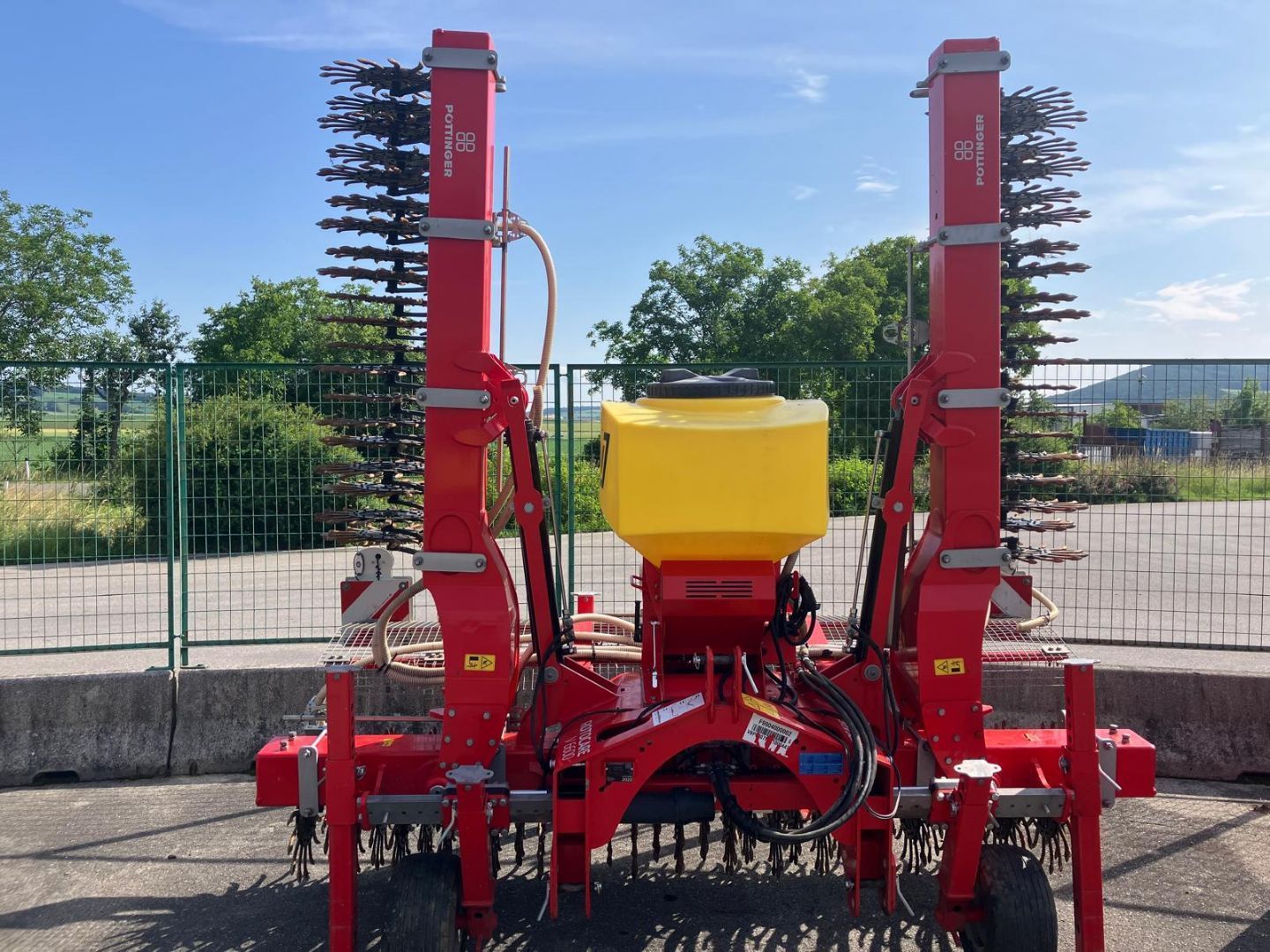 PÃ¶ttinger Rotocare 6600 mit APV PS 300 6814272885454 © GM Bilder