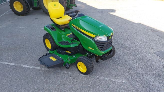 John Deere X380 6899109629165529221 © GM Bilder