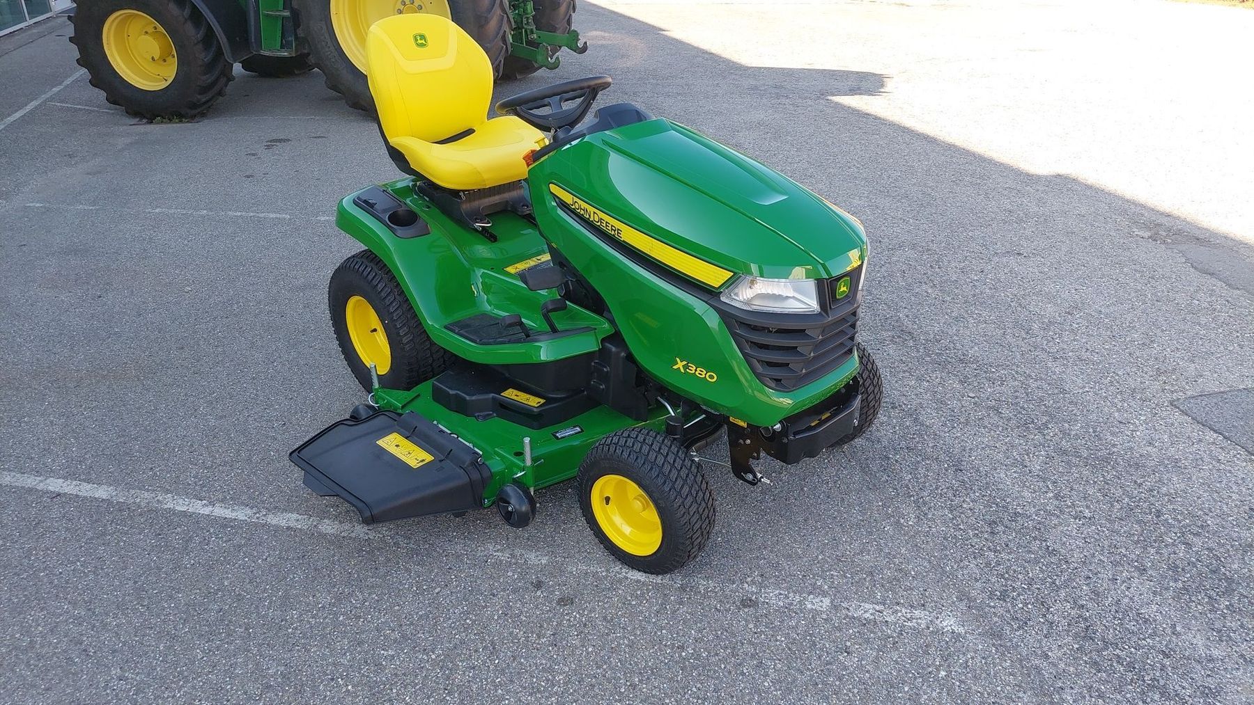 John Deere X380 6899109629165529221 © GM Bilder