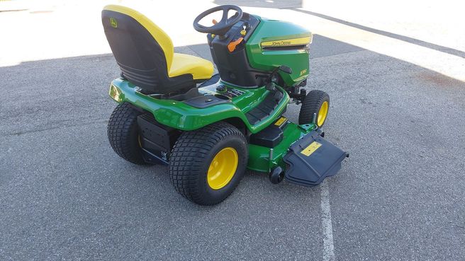John Deere X380 6899109629165529222 © GM Bilder
